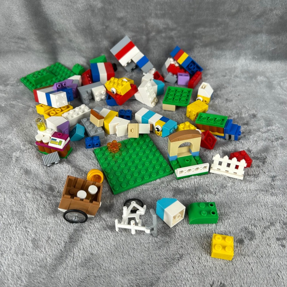 Vintage LEGO Lot Mixed Bricks Baseplates‎ Bicycle Cart Picket Fence Pieces